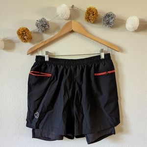 True Revo shorts size Large